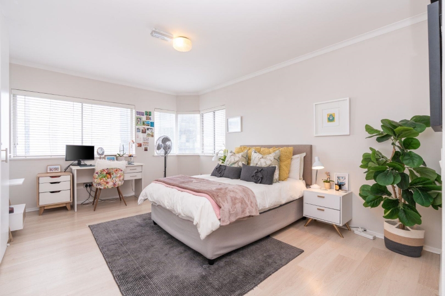 3 Bedroom Property for Sale in Sea Point Western Cape